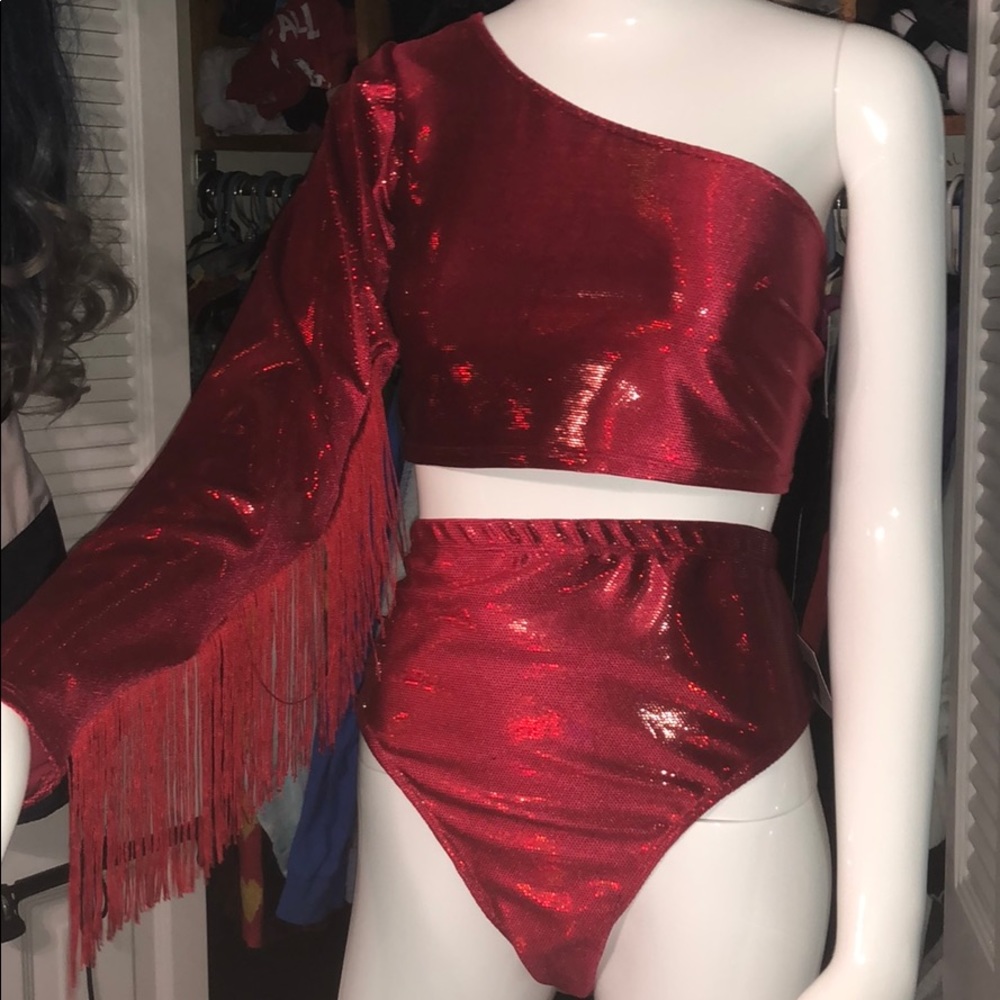 Velvet sparkly red festival fit, one fringe sleeve